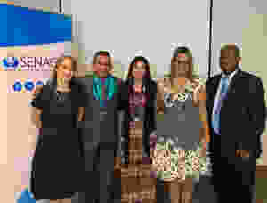 Dra. María Heller, Jeico Gallardo, Viena Prieto, Dra. Milena Gómez Cedeño y Prof. Ricardo Alonso Vaz, Secretario General del MEDUCA