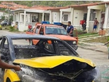 Le prende fuego a un taxi con su mujer adentro