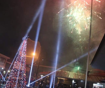 Boquete enciende arbolito navideño 