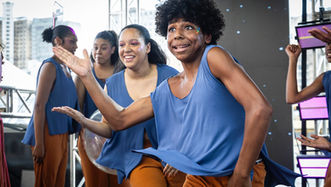 DO LIXO AO LUXO: MÚSICA E FIGURINOS SUSTENTÁVEIS ENCANTAM NA VIRADA SUSTENTÁVEL