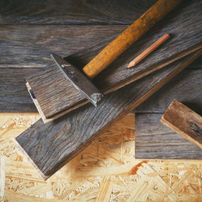 Montaż podłogi drewnianej. Jak układać deskę podłogową?