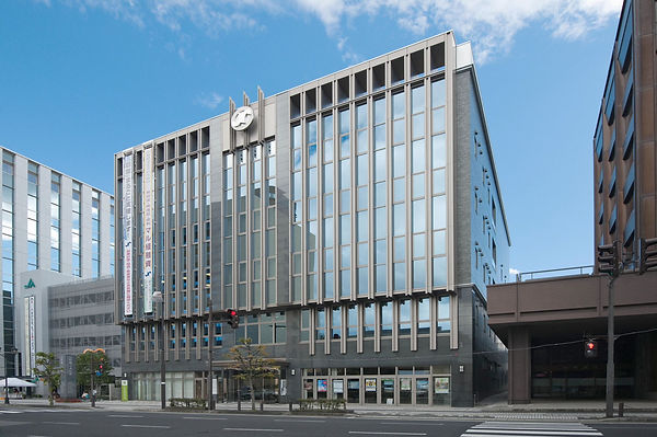 平吹設計の建築事例である山形商工会議所の外観