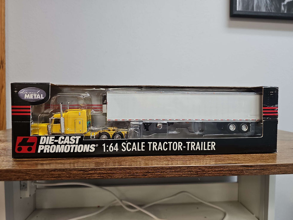 Thumbnail: 1:64 389 Peterbilt with Reefer (yellow)  
