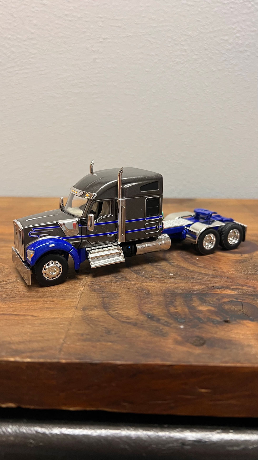 Thumbnail: Kenworth W990 Custom and Stock