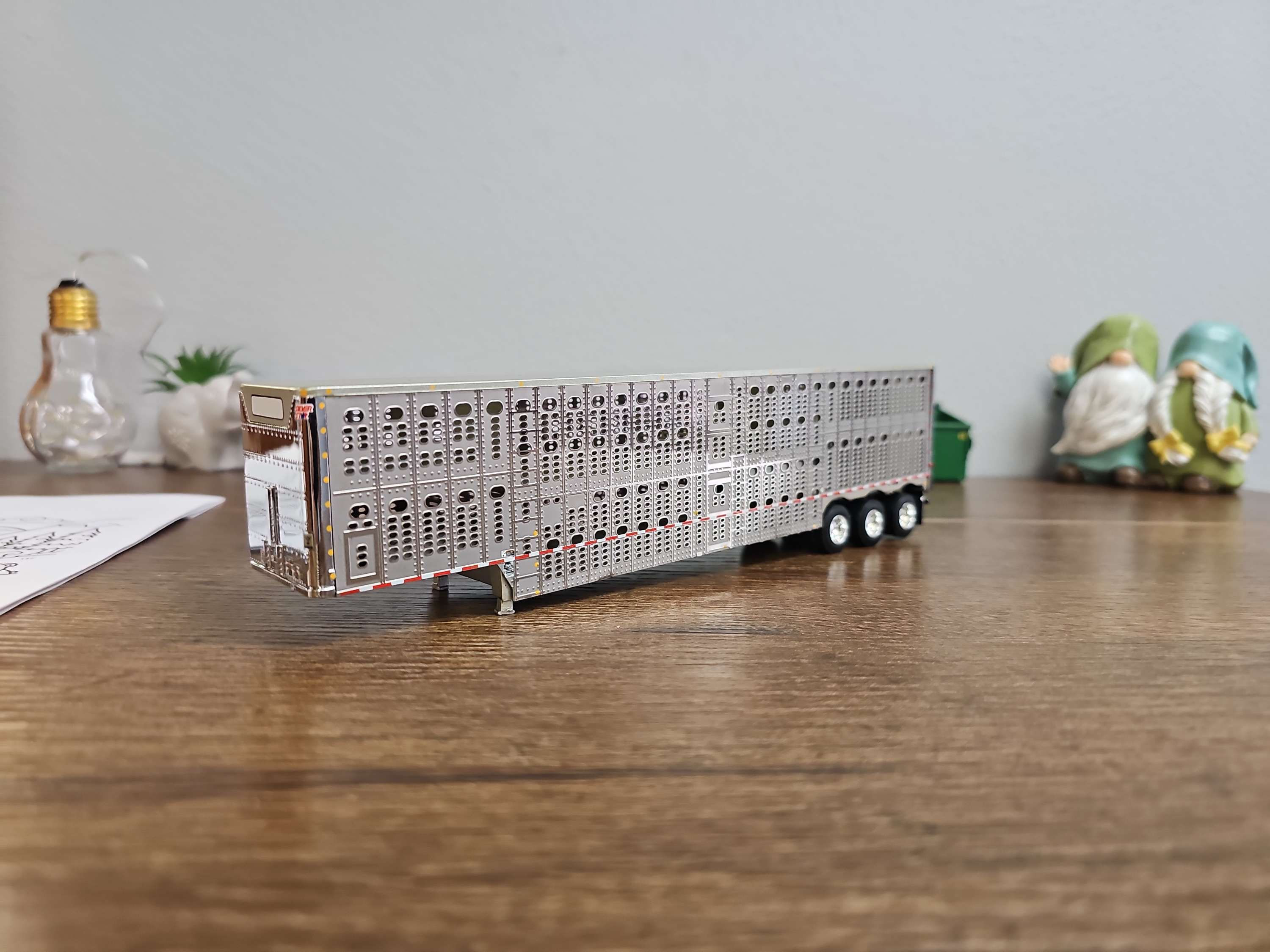 1/64 DCP livestock trailer 3 axle