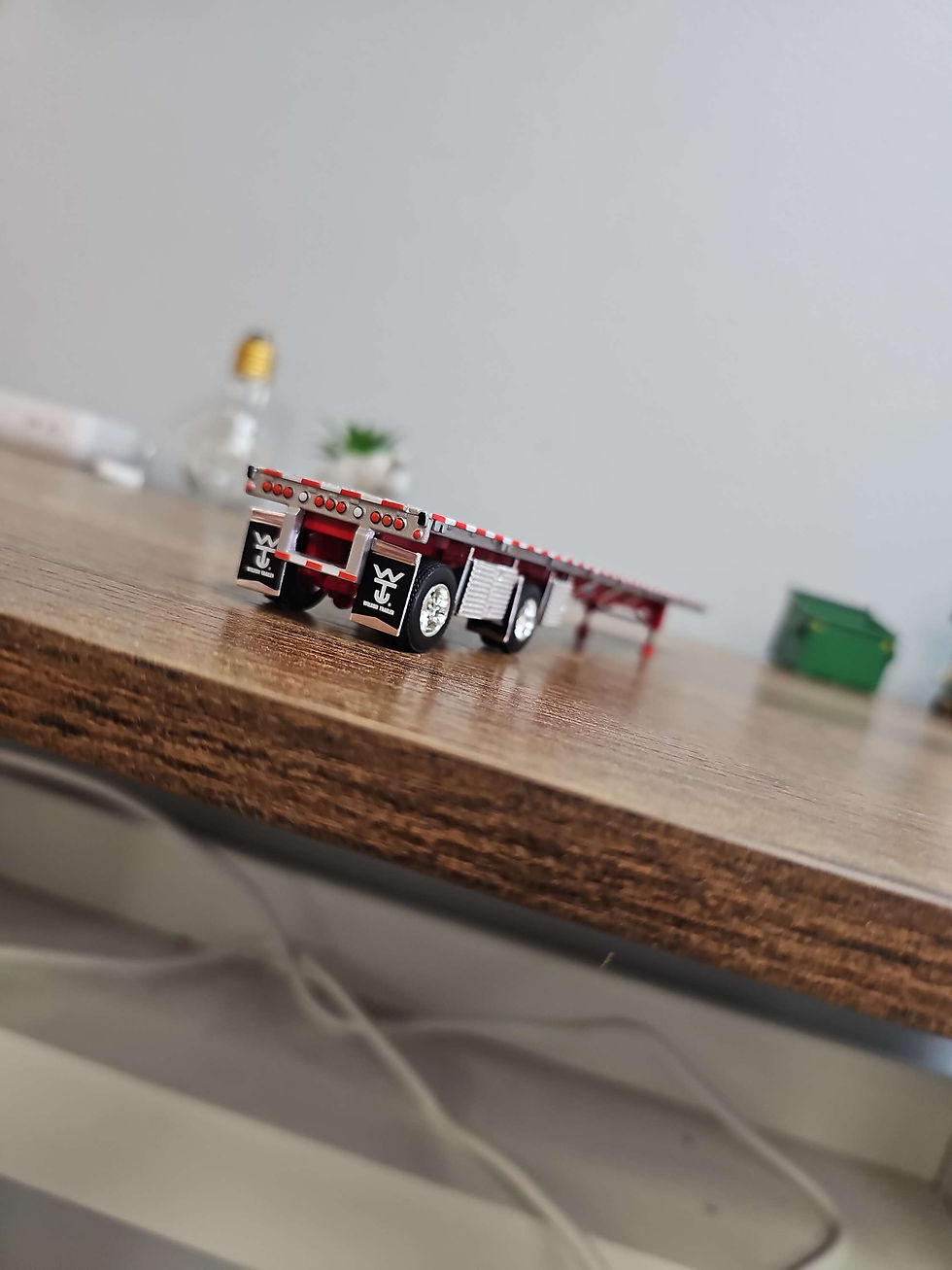 Thumbnail: 1:64 Silver and Red flatbed