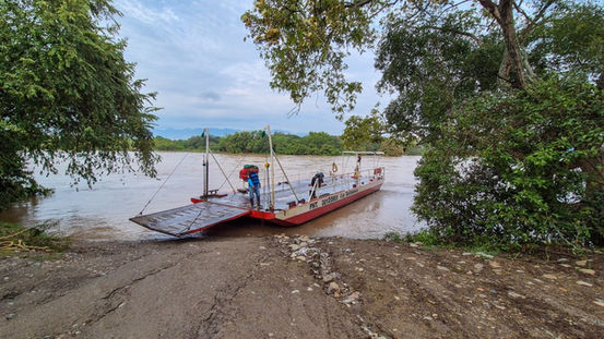 Ferry crossing the Río Magdalena from Villavieja to Aipe, Colombia