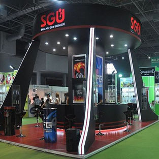 Arkhe Mimarlık tarafından SGÜ markası için çalışılan fuar standı.