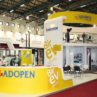 Arkhe Mimarlık tarafından Adopen markası için çalışılan fuar standı.
