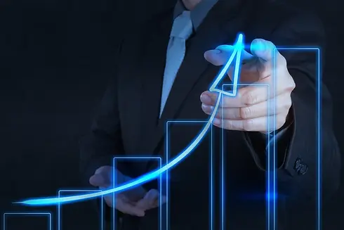 businessman hand drawing virtual chart business on touch screen computer.jpeg.webp