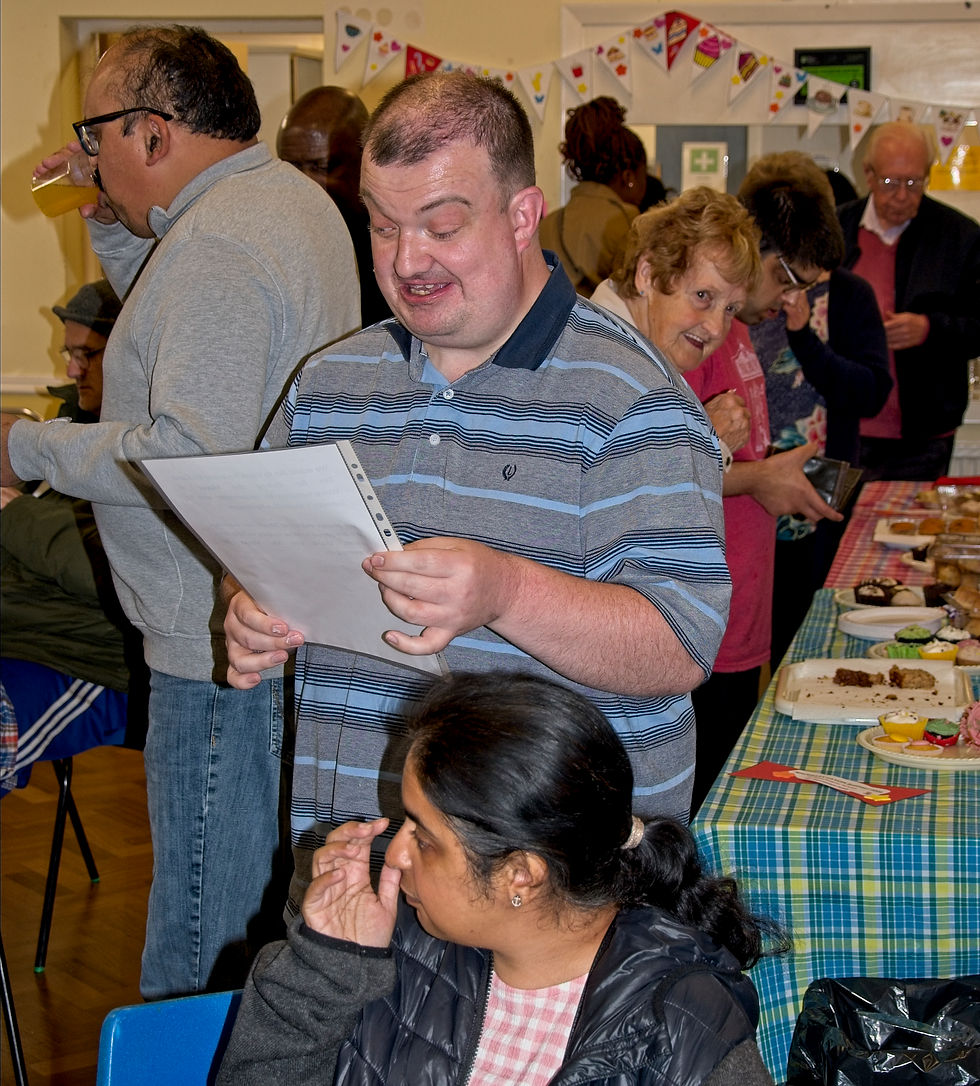 Gateway member David Pilinger gave a speech of welcome to the Mayor.