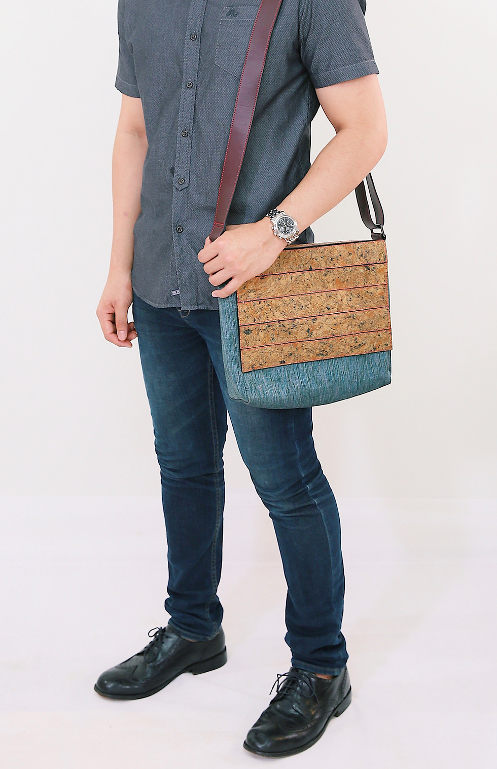Thumbnail: Khun Sai Phon - Messenger Bag