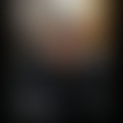 朗色林科技公司總裁方可成博士,此次受邀登上全球頂級時尚雜誌Harper's Bazaar專訪