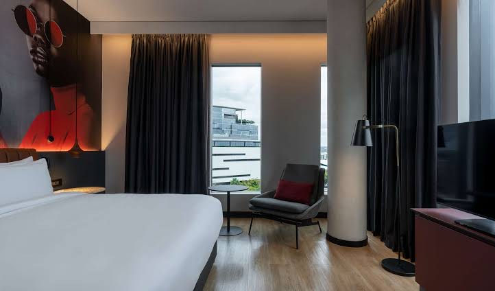 Radisson Red