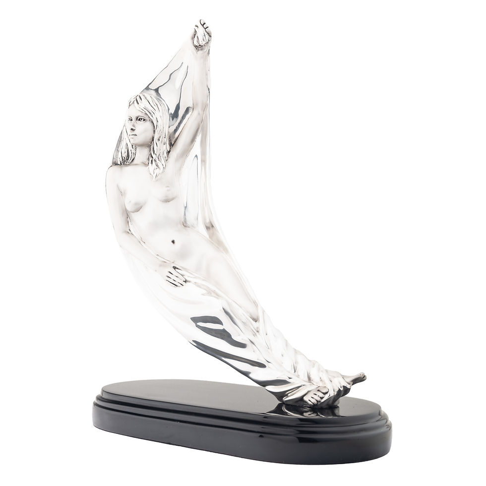 Miniatura: Escultura Mujer de Plata, La Media Luna