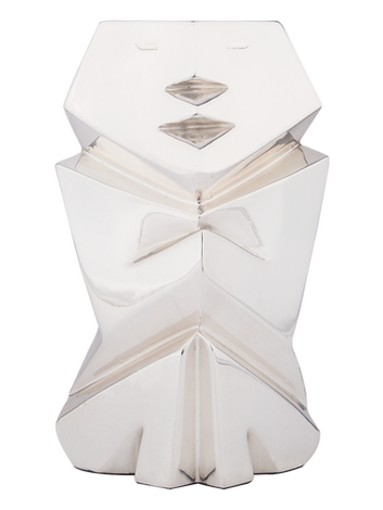 Figura geométrica plateada con forma de animal