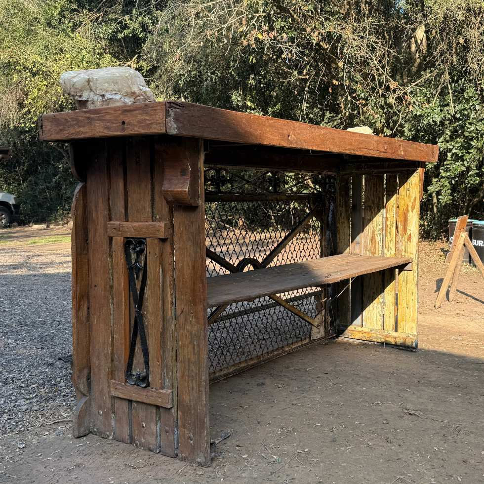 Miniatura: Barra de Lapacho con Portón Antiguo de Hierro