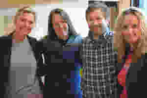 MOBILISERER: Helle Borchgrevink (t.v.), Lisbeth Danielsen, Henrik Arnesen og Ellen Eriksen håper stortingsflertallet snur og tilbakefører de fem millionene til folkehelsearbeid i Vestfold som forsvant under budsjettforhandlingene sist høst. Foto: Lars Døvle Larssen