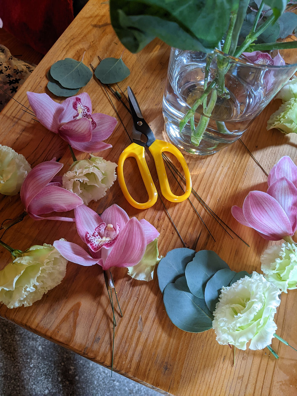 Thumbnail: A luxurious fresh flower crown workshop