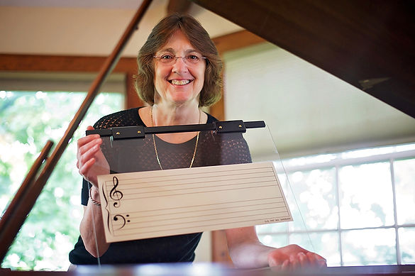 Dee in Piano_DSC_4545.jpg