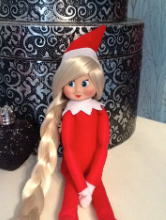 Hi Besties, It’s Me… The Elf on the Shelf & I’m Headed to Renovo for Some Holiday Hair Magic 🎄🧝🏽‍♀️