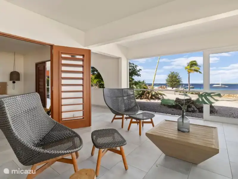 _Beachfront_Home_w_3BR-df98eb62.webp