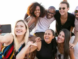 7 UNIQUE STRATEGIES TO BOOST ENGAGEMENT AND CUSTOMER EXPERIENCE FOR GEN-Z