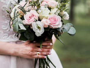9 Dreamy Wedding Flowers: Your Guide to Perfect Blooms