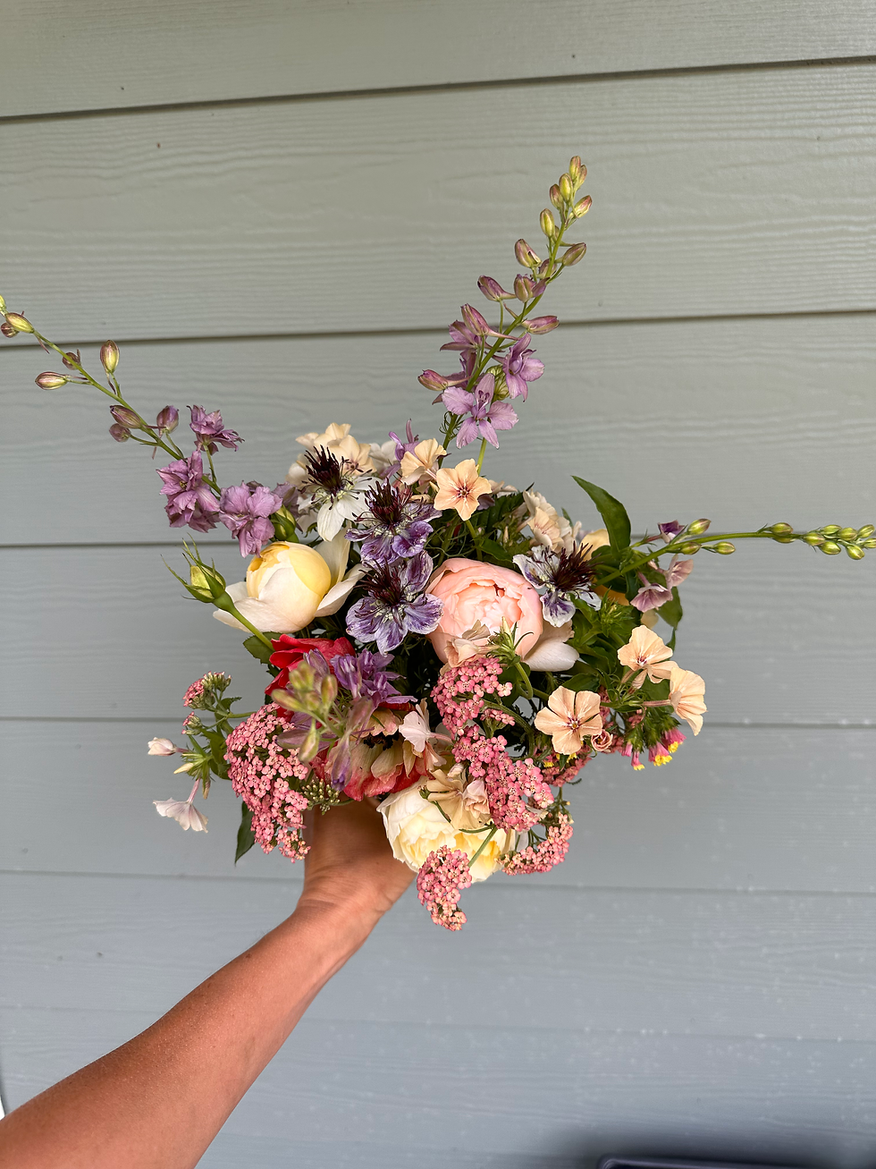Thumbnail: Hand Tied Garden Bouquet