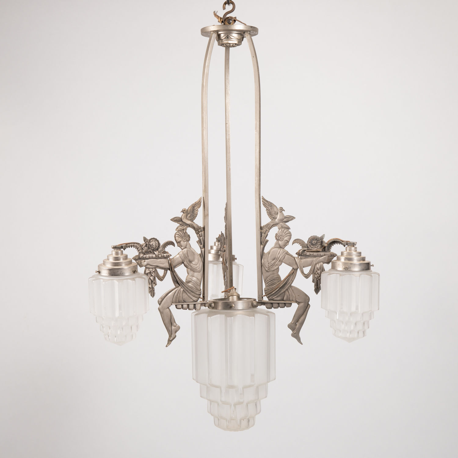 Lustre Art Déco en métal chromé et verre moulé, XXe