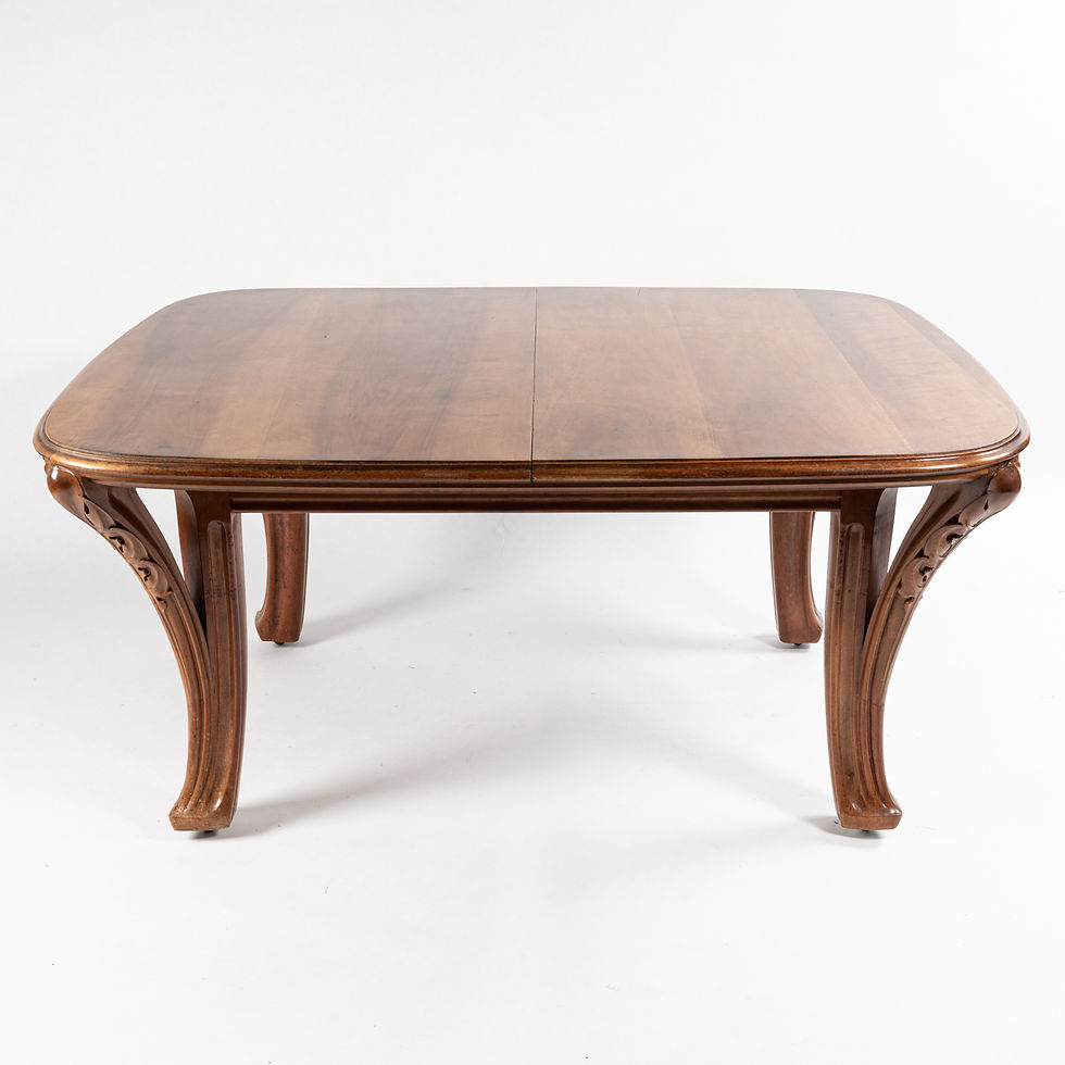 Thumbnail: Louis Majorelle (1859-1926),Mobilier de salle à manger "Viorne" en noyer, XIXe