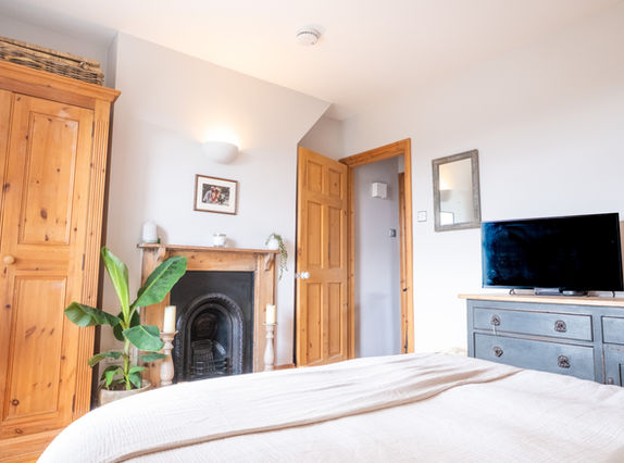 3 bed holiday home in Salisbury free parking family friendly