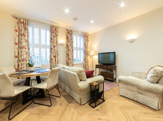 Serviced Apartment Salisbury with Parking