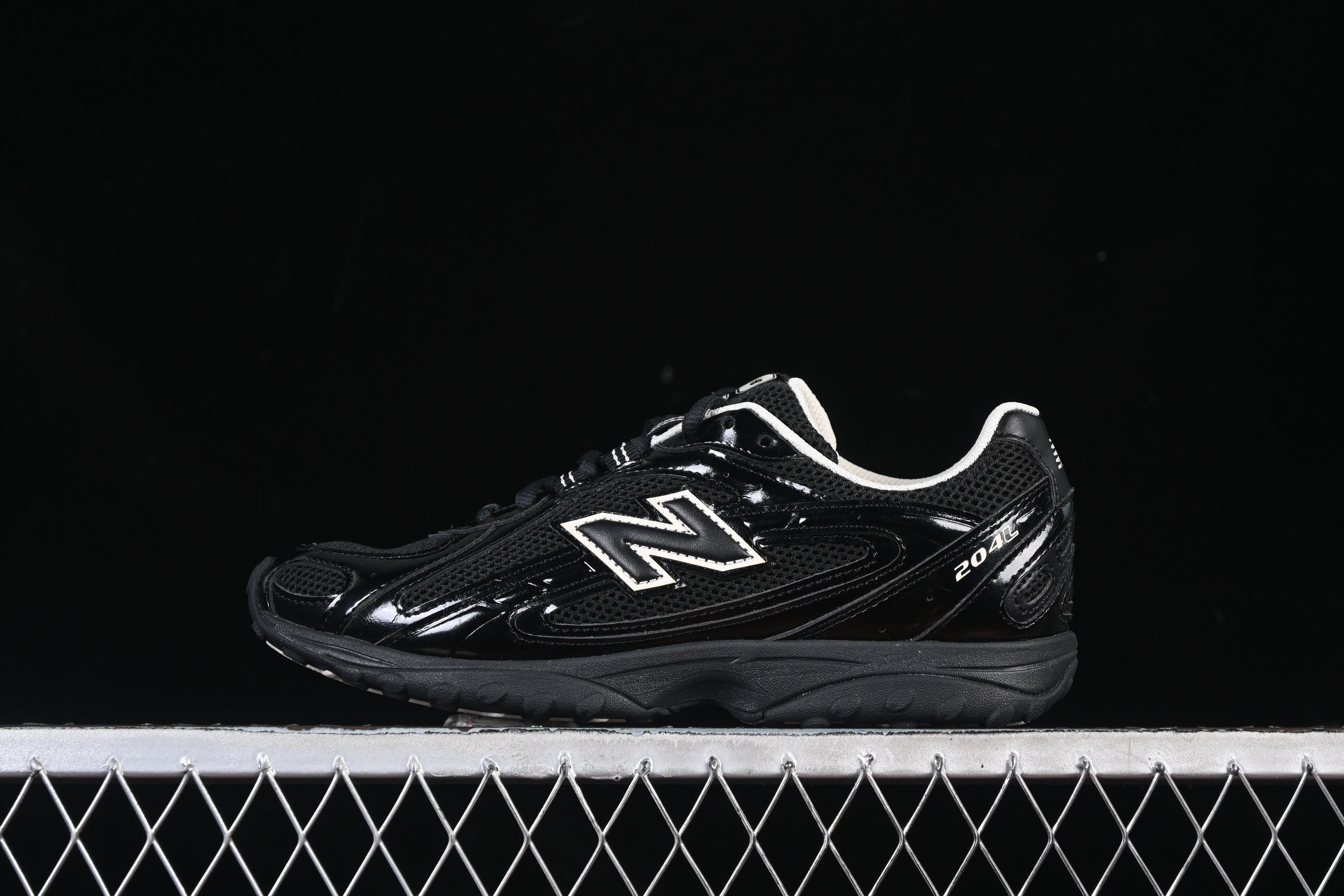 New Balance 204 Black Timberwolf