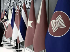 A Comparative Perspective on Doyle’s Liberalism and Bull’s Anarchical Society in ASEAN’s Regional Order