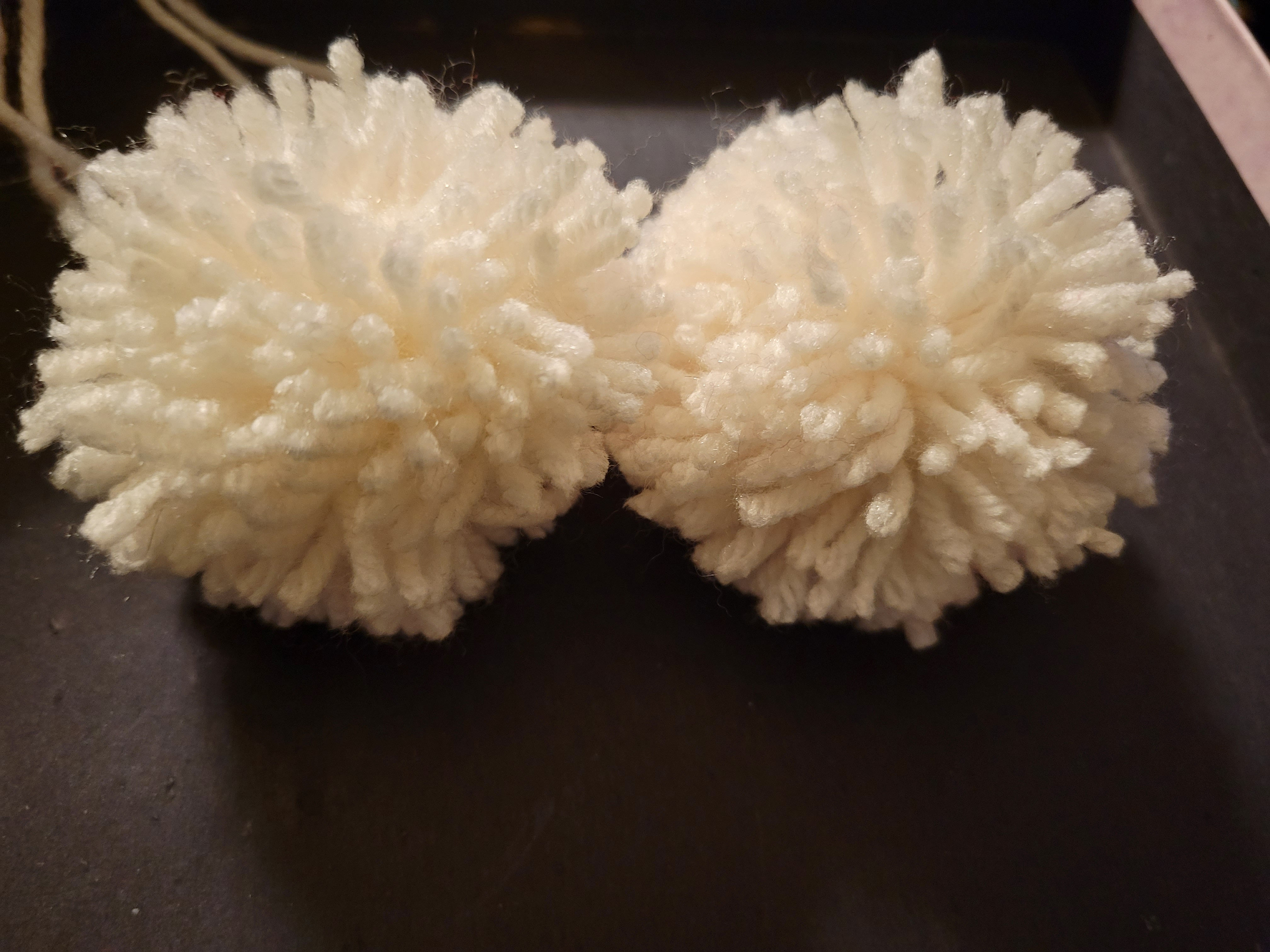 White Pompom Ornament Set 