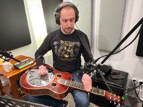 Pedal Steel, Fiddle, and Banjo: The Instruments That Define the Country Sound