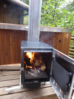 Tuulikki_Hot tub fire.jpeg