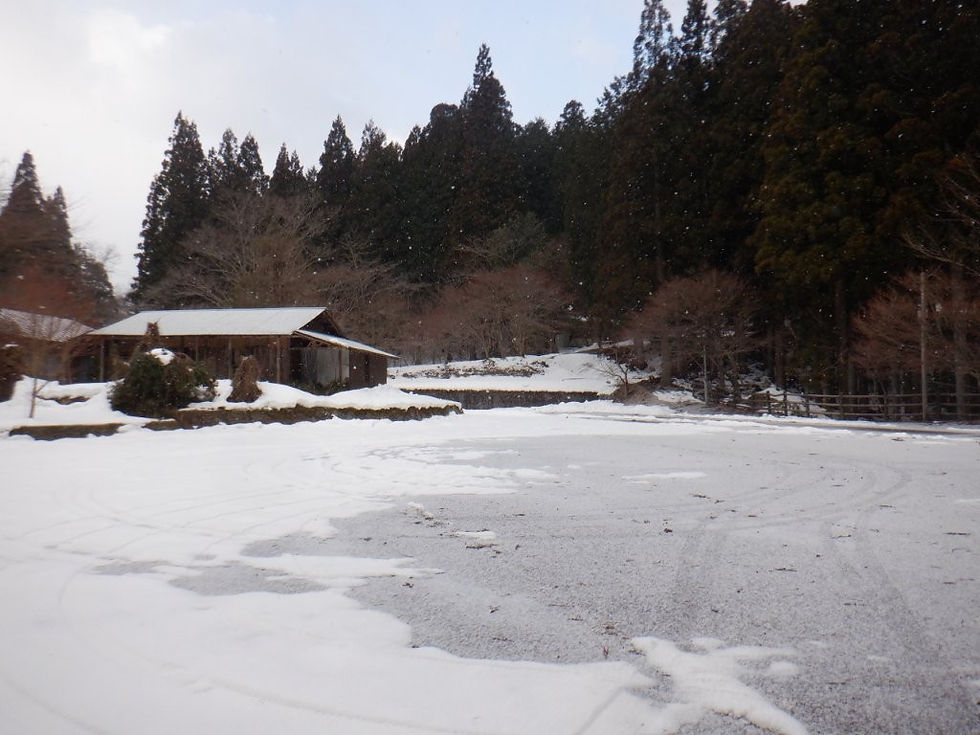寂地峡駐車場