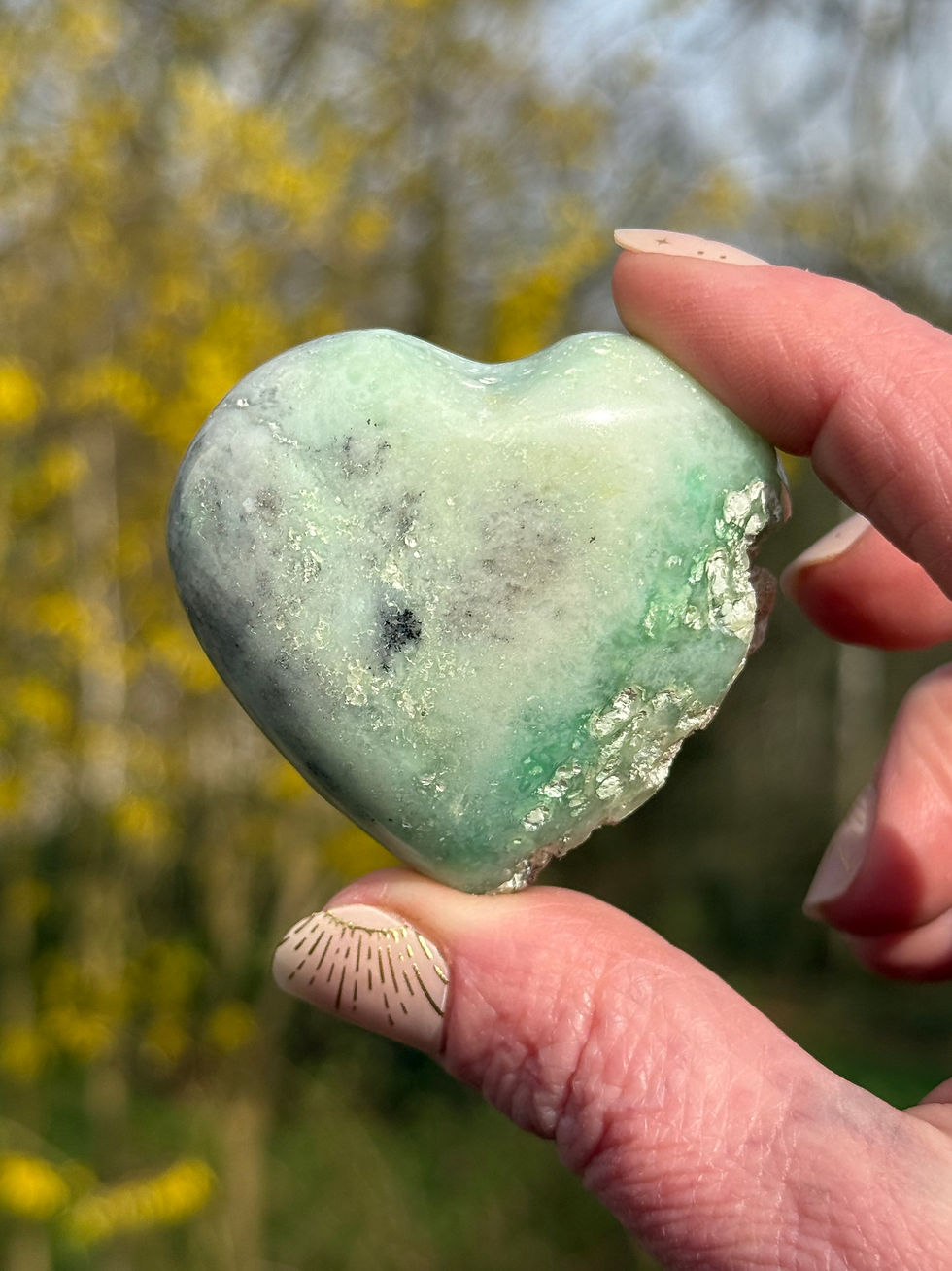 Thumbnail: Chrysoprase Heart for Rejuvenation 