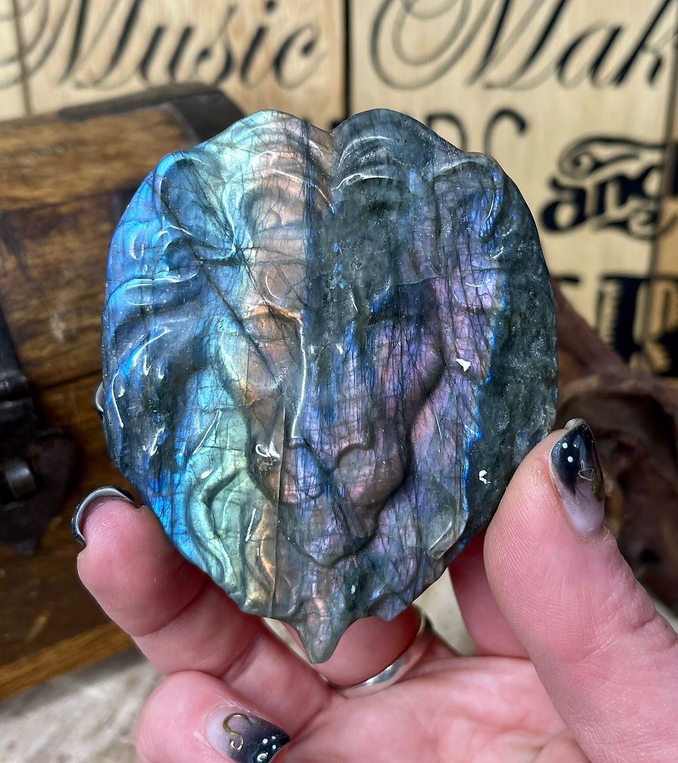 Labradorite helps Balance Emotions