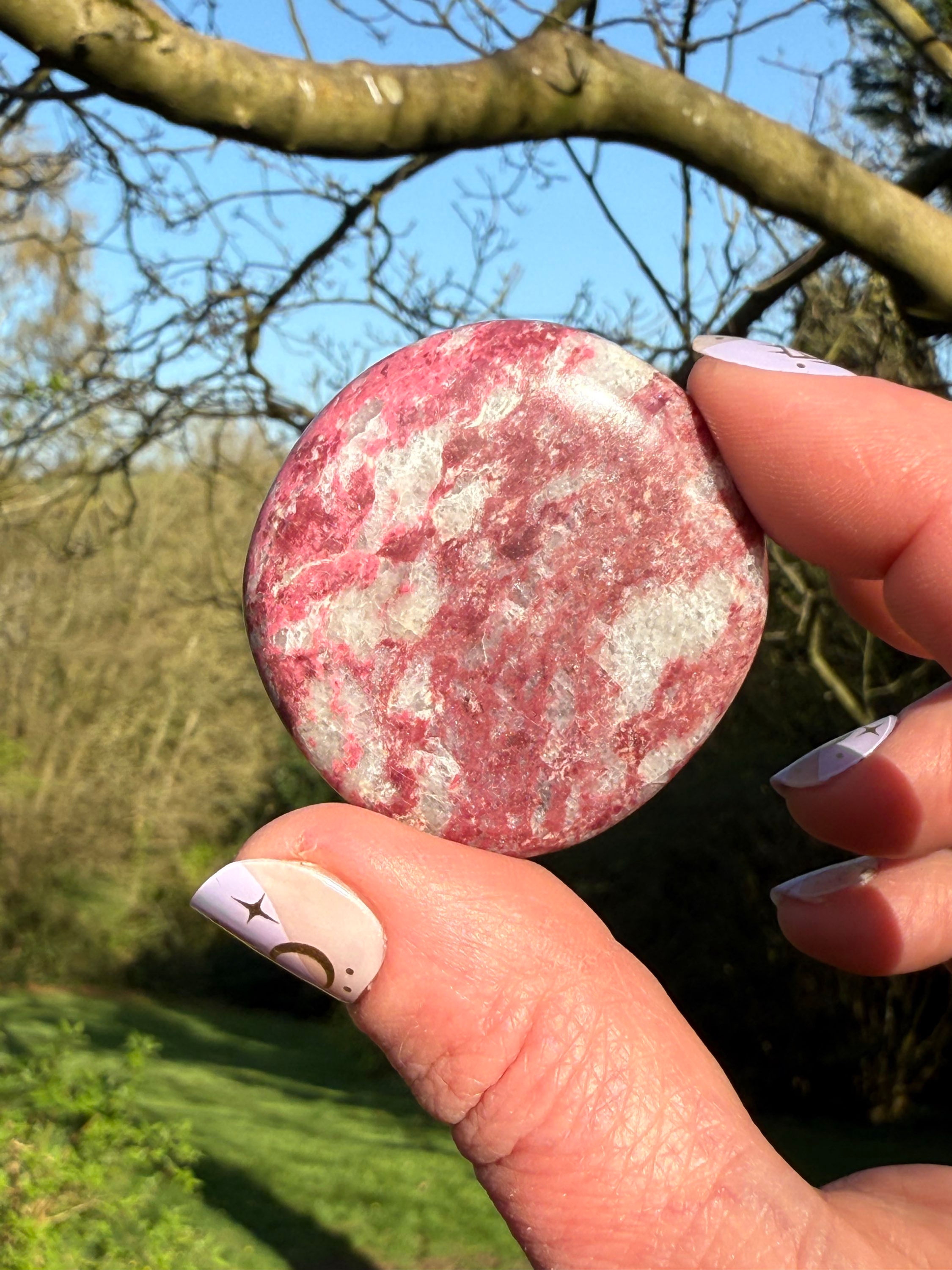 High Grade Thulite Round Flat Palm Stone 