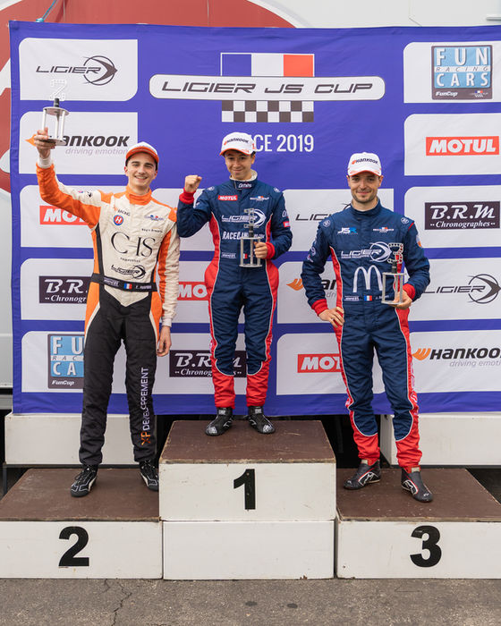 Podium de Tomas Pompidou durant la course junior du ligier junior programme en Ligier js cup france