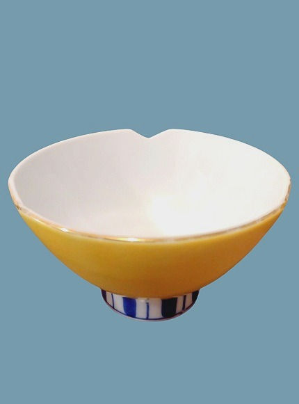Thumbnail: Vibrant Japanese Porcelain Footed Rice Bowls