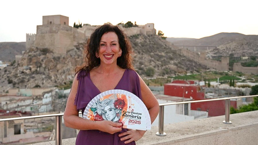 Los abanicos y programas de la Feria de Almería se repartirán en tres emplazamientos el próximo martes, 19 de agosto