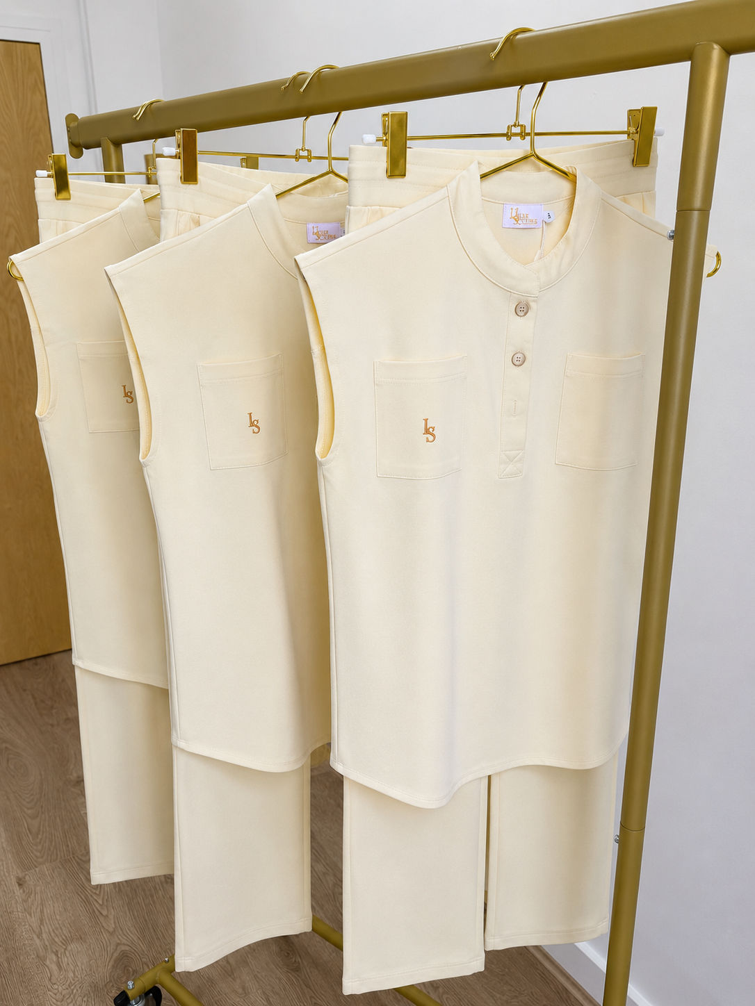 ESSENTIAL FLARED SCRUBSET (BUTTER YELLOW)