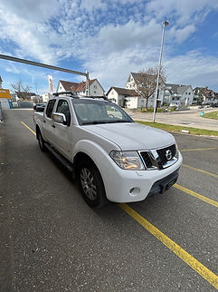 Nissan Navara DC 4WD Pickup mit 6000 kg Anhängelast