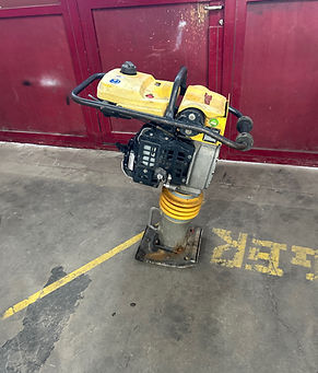 Vibroplatte Bodenverdichtung Baustelle