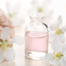 Huile harmonisante BIO pour un drainage lymphatique ultra efficace et une détente absolue.