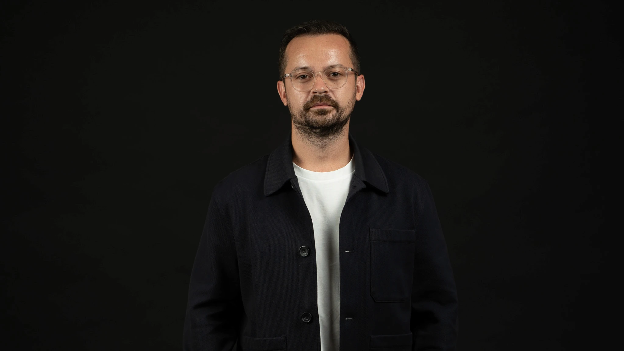 Poza scriitorului: Vlad Lujanschi